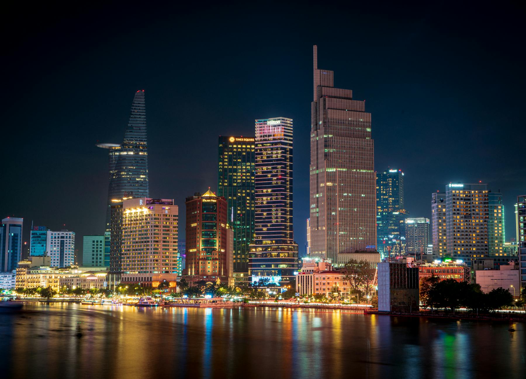 Lời mở đầu: Khuôn Mặt - Tấm Gương Phản Chiếu Vận Mệnh