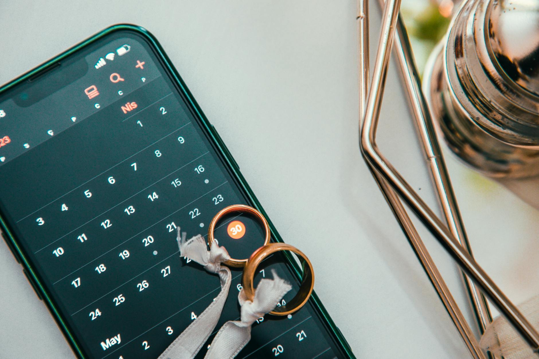 Giới Thiệu Về Ứng Dụng Lịch Vạn Sự 'Made Easy'