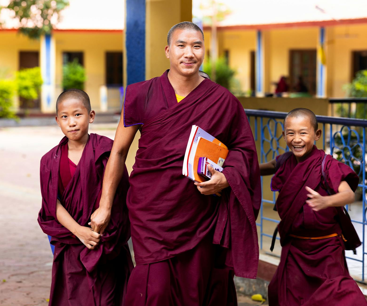 Phật Giáo Hiện Đại: Ứng Dụng Phật Pháp Trong Giáo Dục, Kinh Doanh và Xây Dựng Xã Hội 10 Ứng Dụng Phật Pháp Trong Giáo Dục