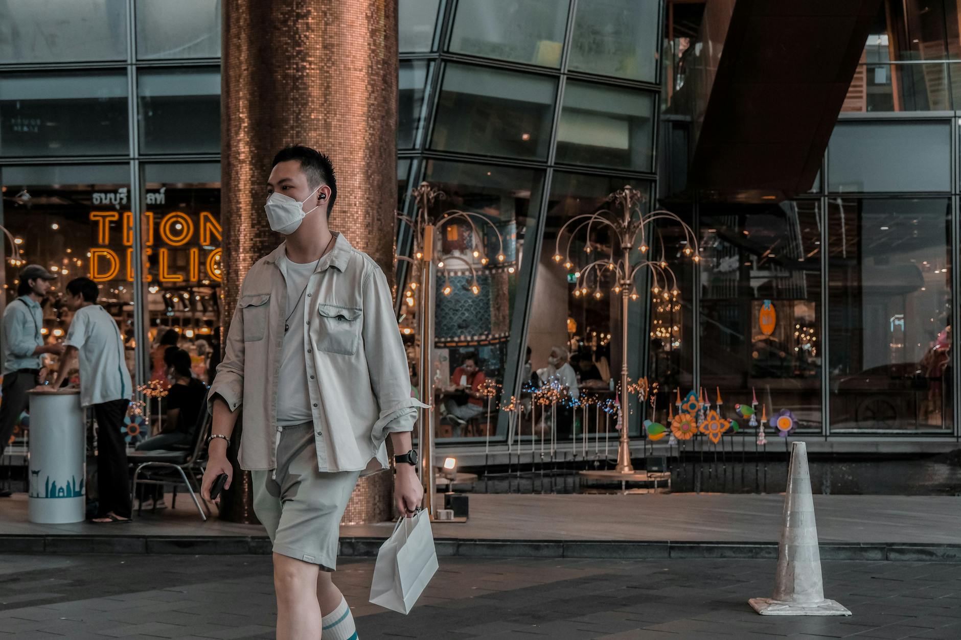 Phật Giáo và Kinh Doanh: Đạo Đức và Bền Vững