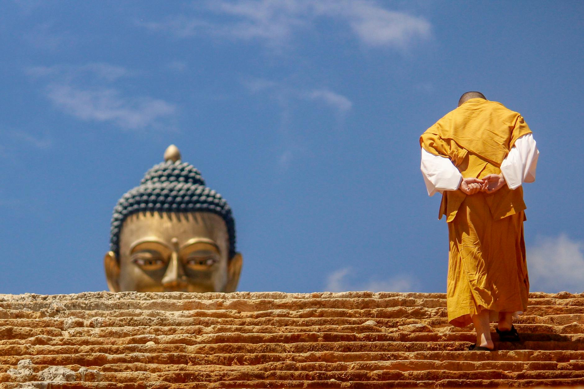 Các Phương Pháp Ứng Dụng Phật Pháp Trong Đời Sống Hàng Ngày