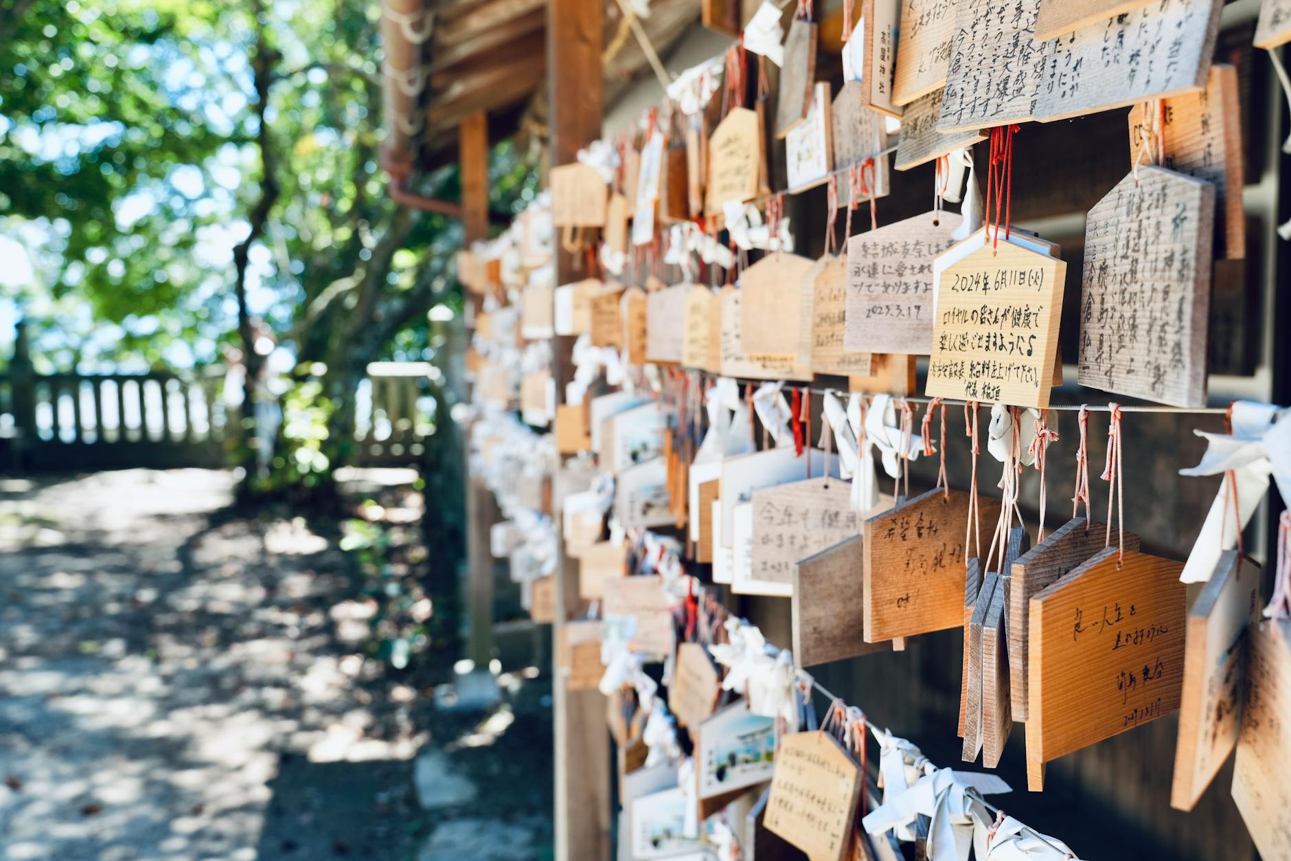 Giải Mã Ý Nghĩa Các Hình Tượng Phật Giáo Phổ Biến