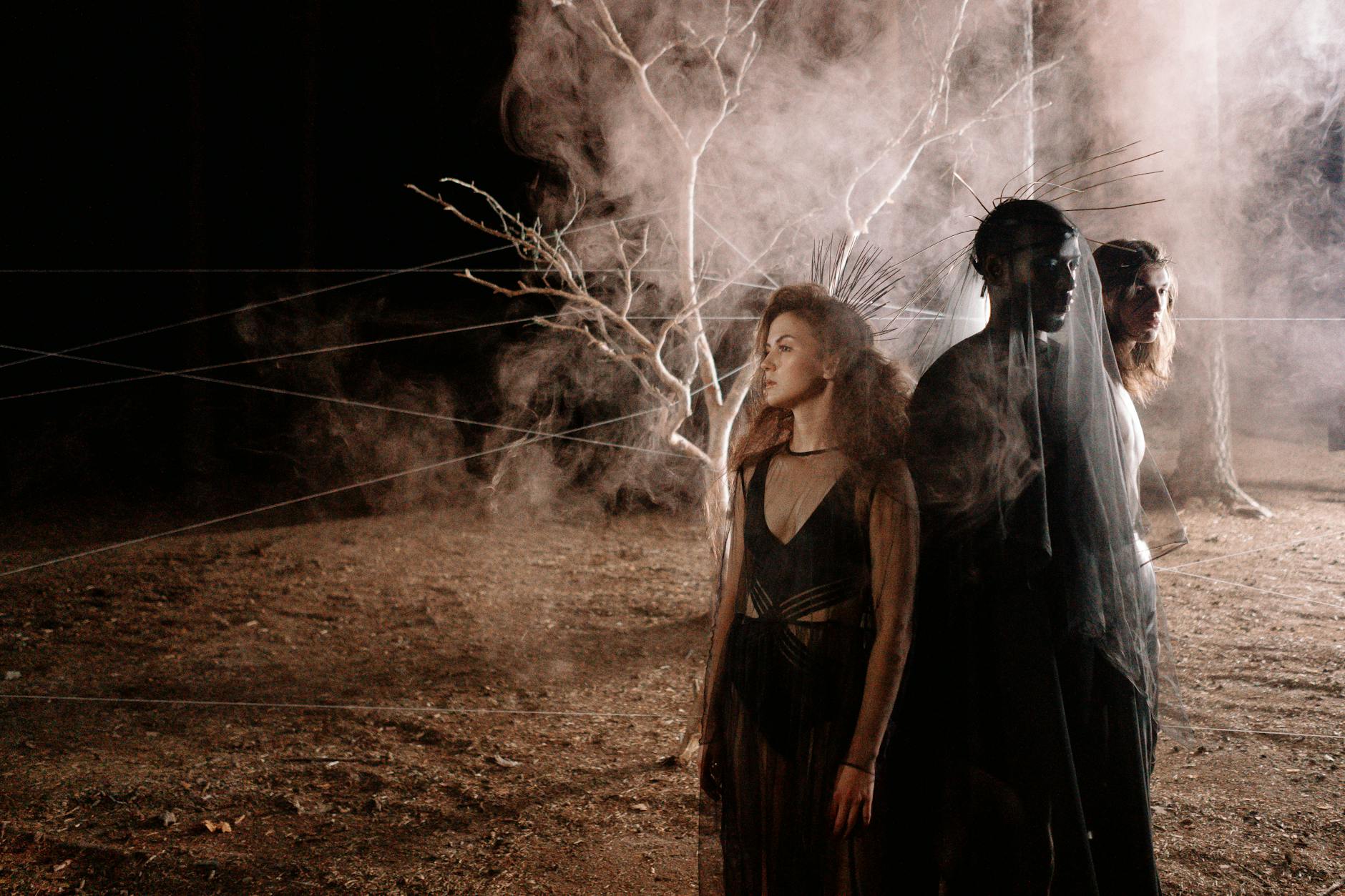 Huyền Bí Sau Những Câu Chuyện: Khám Phá Thế Giới Tâm Linh Và Bài Học Nhân Văn 10 Khám Phá Thế Giới Tâm Linh Qua Những Câu Chuyện