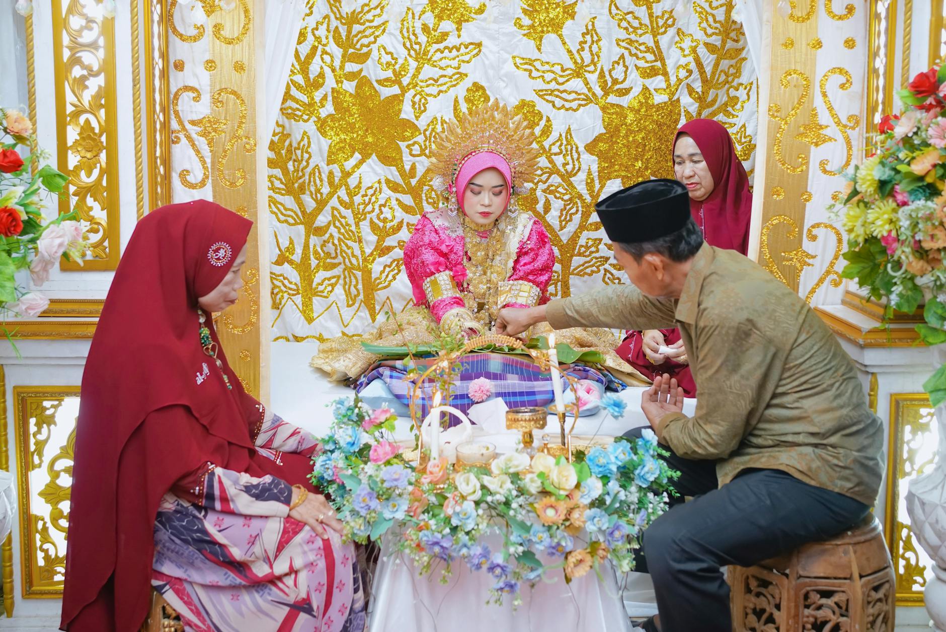 Sự khác biệt trong quan niệm về ngày cưới hỏi giữa các vùng miền